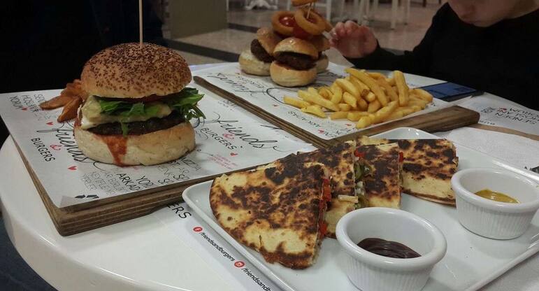 Friends Burgers Karsiyaka Izmir